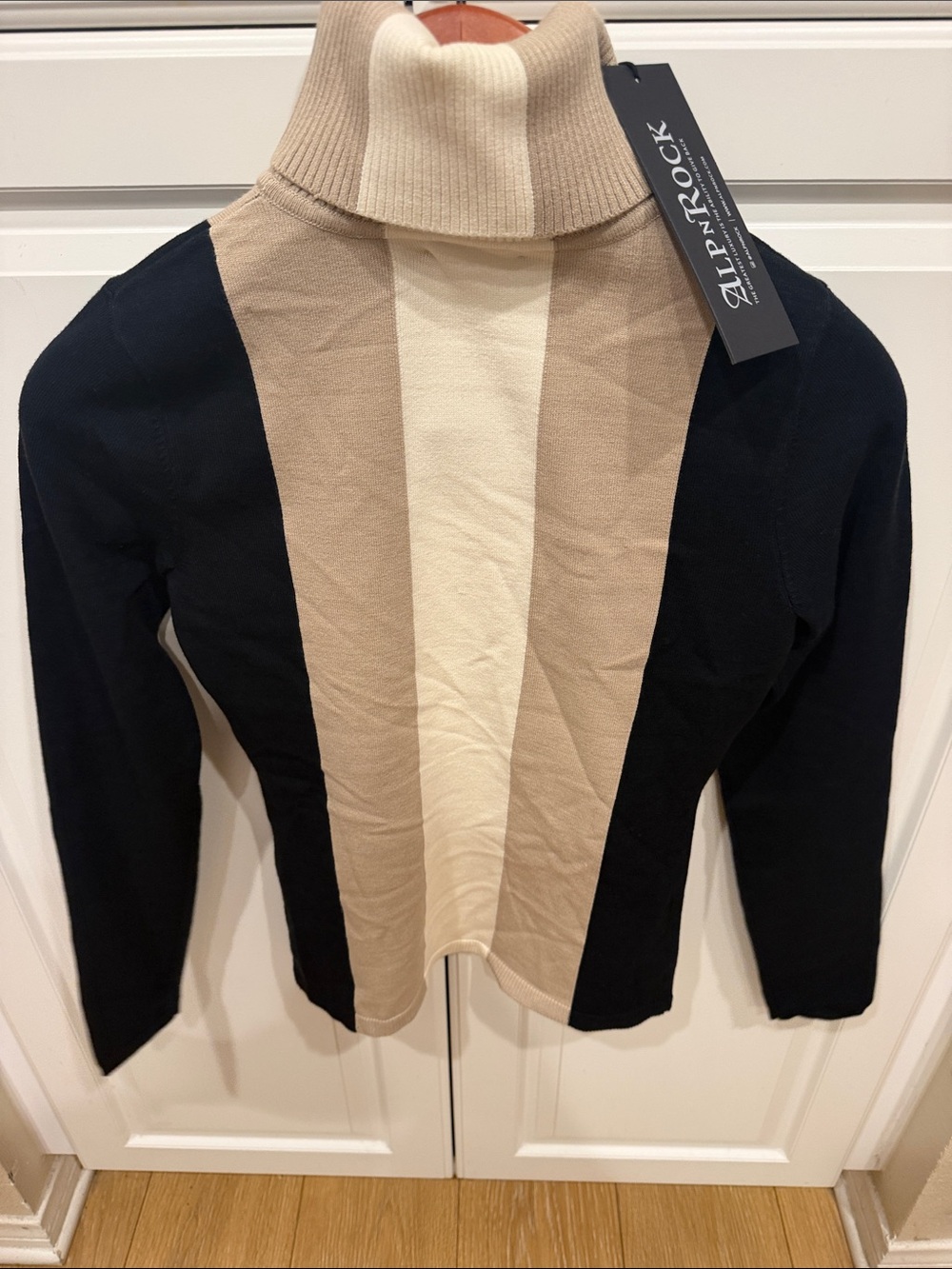 Alp N Rock Black and Beige Cream 'Ski' Turtleneck Sweater - Picture 7 of 8